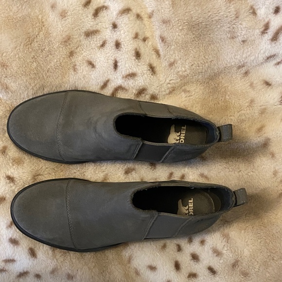 Sorel Olive Ankle Boots with Black Accents - Picture 5 of 5